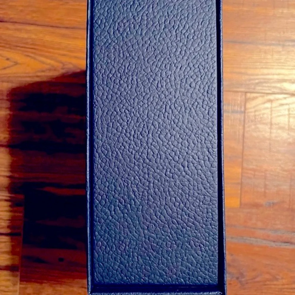 DIOR Box 8.5” w/ magnetic front flap closure